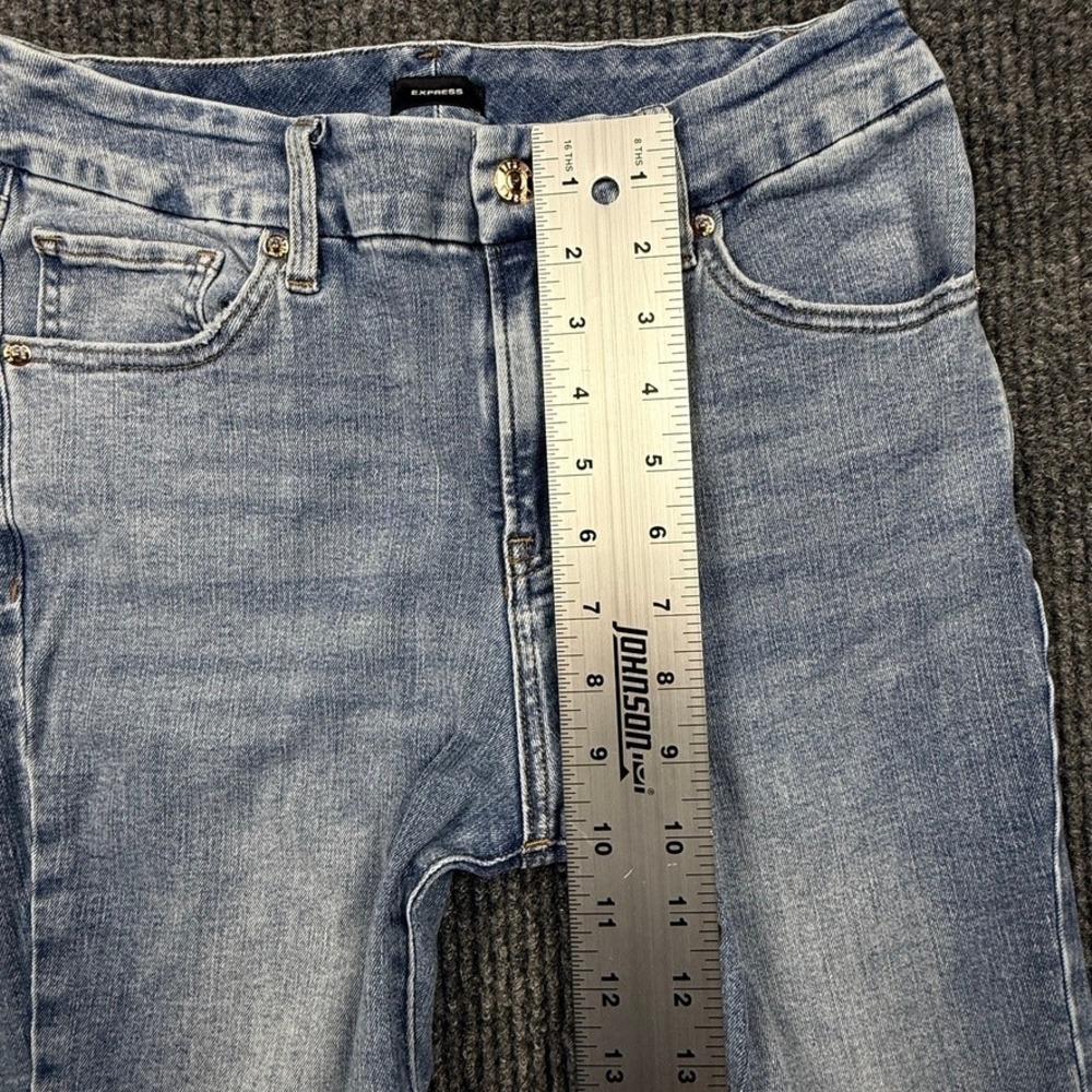 Express Skyscraper Mid Rise Ultra Hyper Stretch Flare Jeans Light Wash Size M/8 - Picture 6 of 16